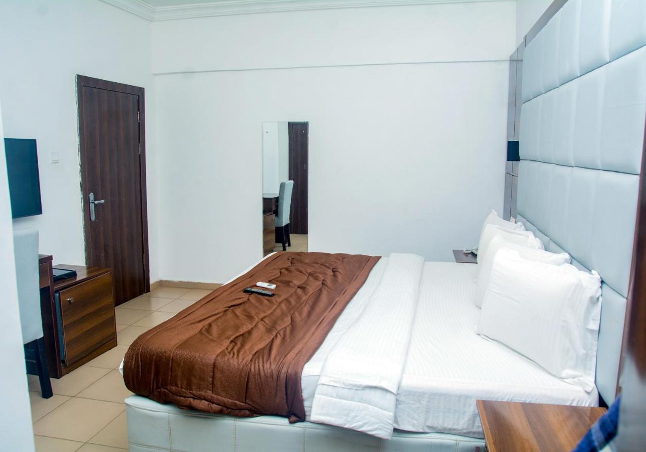 Presken Hotel @Villa Ikeja Exteriör bild