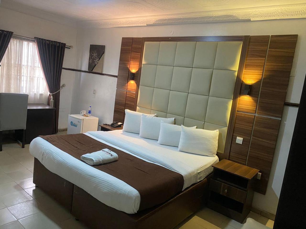 Presken Hotel @Villa Ikeja Exteriör bild